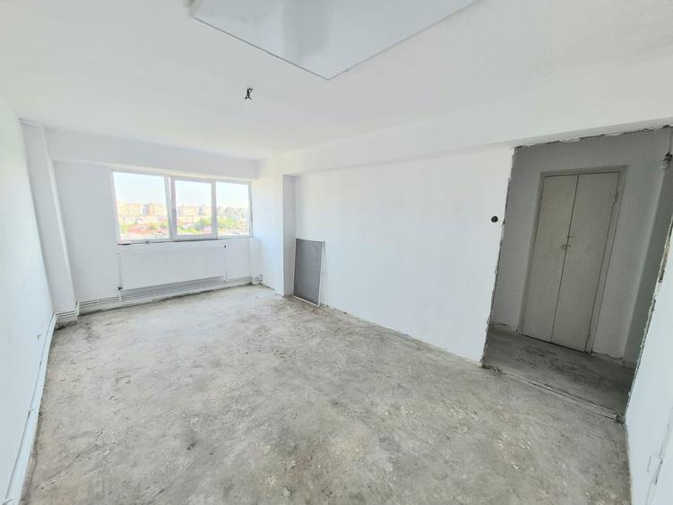 Vand apartament 1 camera Micro 17, Strada Oltului, Complex Familial, un apartament decomandat, foarte spatios, etaj 8 din 9 - 1