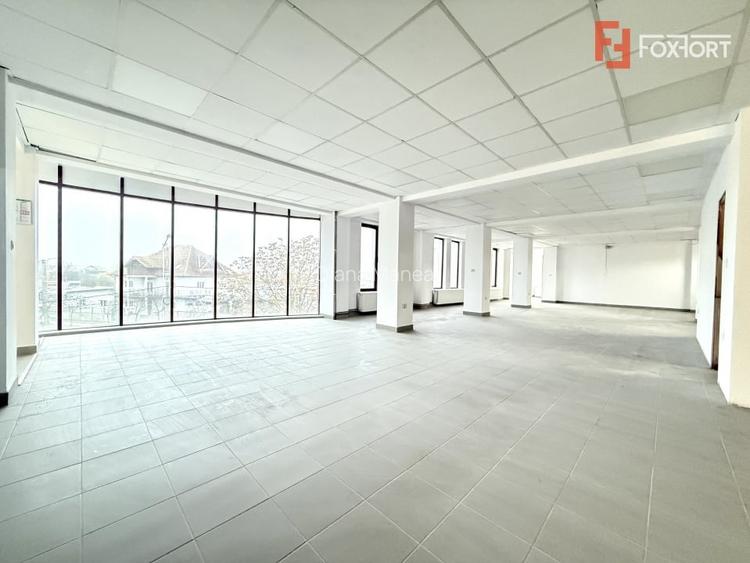 Cladire comerciala cu regim de inaltime P+2 E+M, suprafata 550 mp de inchiriat