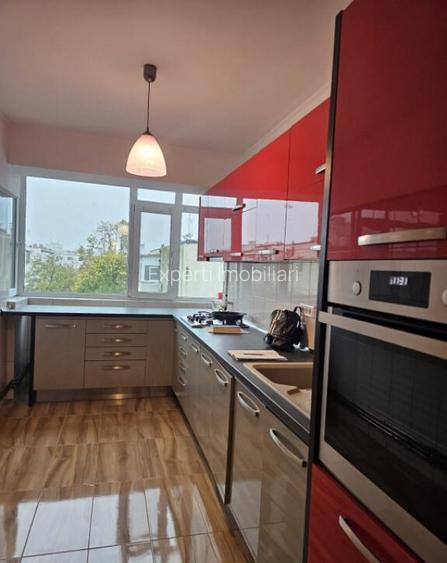 Apartament 3 camere de vanzare Zona Icil, Constanta