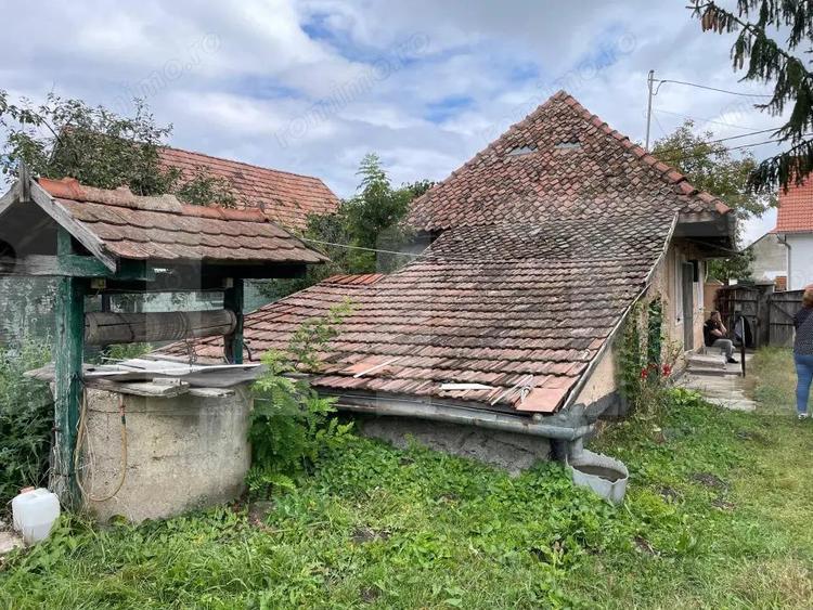 Casa ?araneasca in centrul localita?ii Ilieni teren 832 mp. - 6