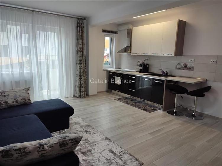 REZERVAT - GARSONIERA CU BALCON SI GRADINA PROPRIE IN TRACTORUL