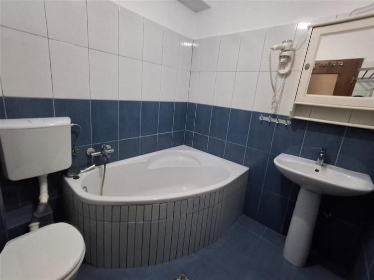 Apartament 3 camere 2 bai balcon zona Valea Aurie - 5