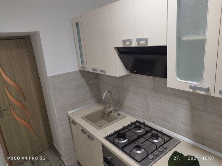 Inchiriez apartament 3 camera in Roman zona Piata Mica - 5