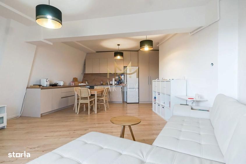 Apartament cu 4 camere semidecomandat, mobilat în Zorilor