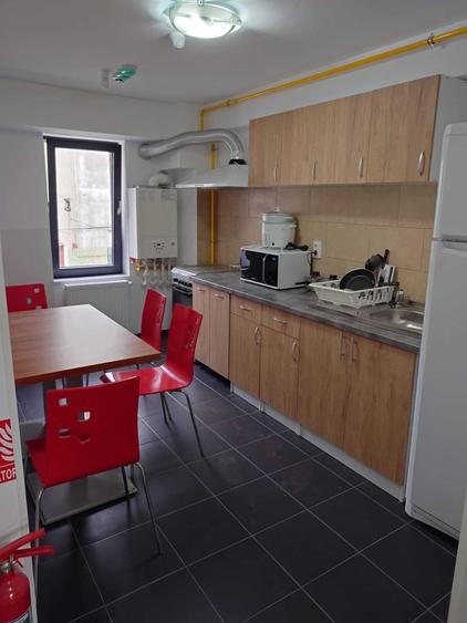 Apartament cu 3 camere decomandat în Grivița
