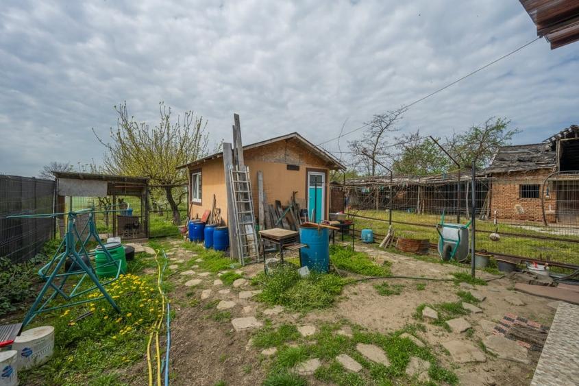 TANTAVA - GRADINARI, CASA 70 MP, LOT - 1557 MP! - 12