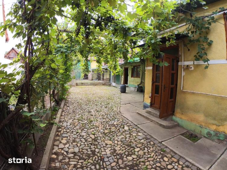 Casa cu teren generos de vanzare in orasul Miercurea Sibiului - 1