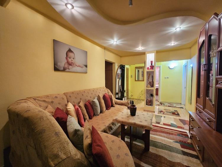 Apartament 4 camere,2 bai,2 balcoane,etaj 2 - 15