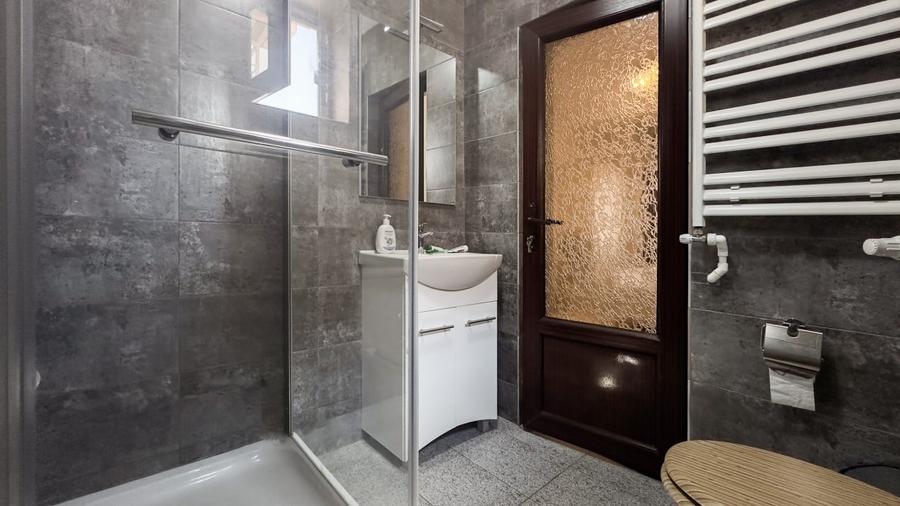 Vila D+P+1E cu 7 camere in Eforie Nord - ideal investitie sau locuinta - 20