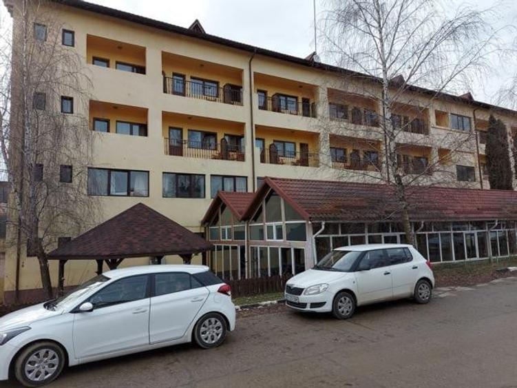 Hotel 3 stele, 28 cam si teren 3 587 mp  Statiunea Horezu jud. Valcea 650 000 Eu - 1