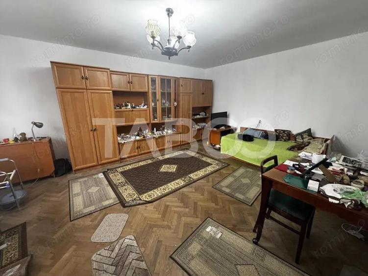 Casa individuala cu acces auto si garaj renovata exterior Trei Stejari - 2