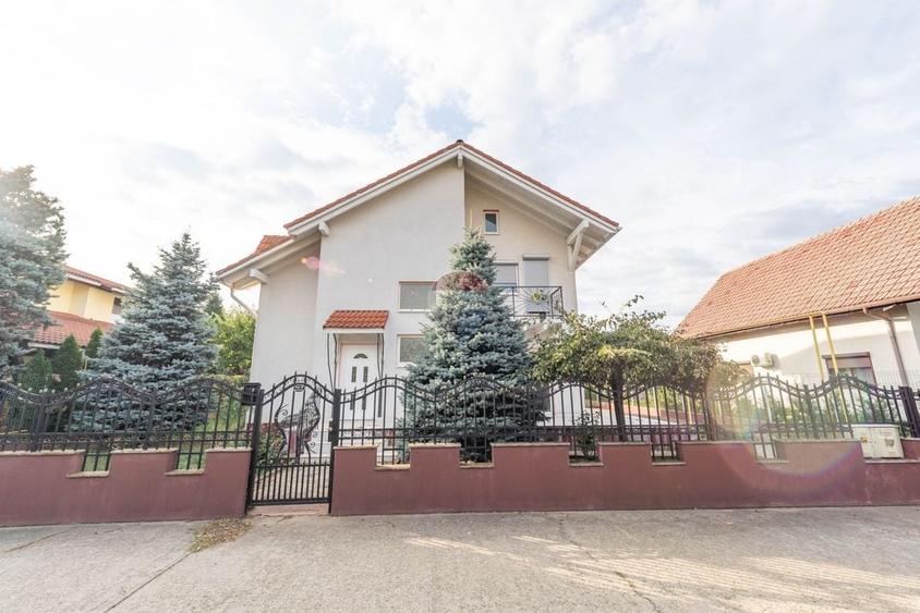 Casă individuală cu 3 camere cu Teren 540 Mp în Central