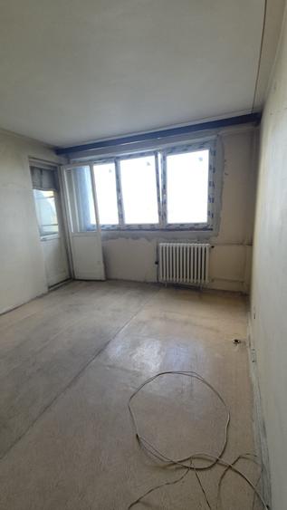 Apartament cu 2 camere semidecomandat în Colentina