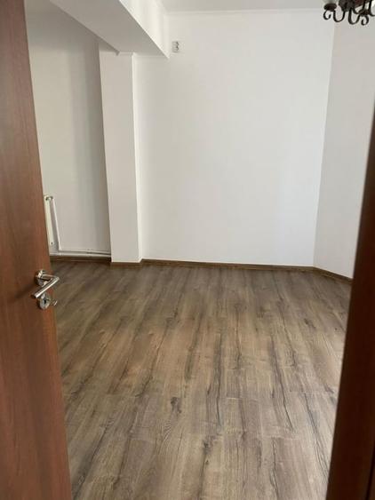 Vanzare Apartament 4 camere+posibilitate spatiu comercial la demisol - Bragadiru - 3
