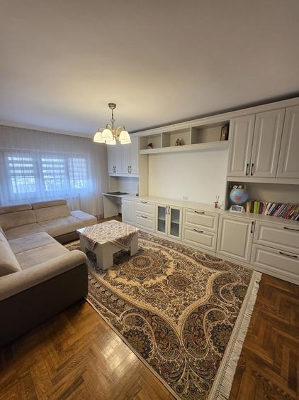 Inchiriez apartament in Obcini - 3