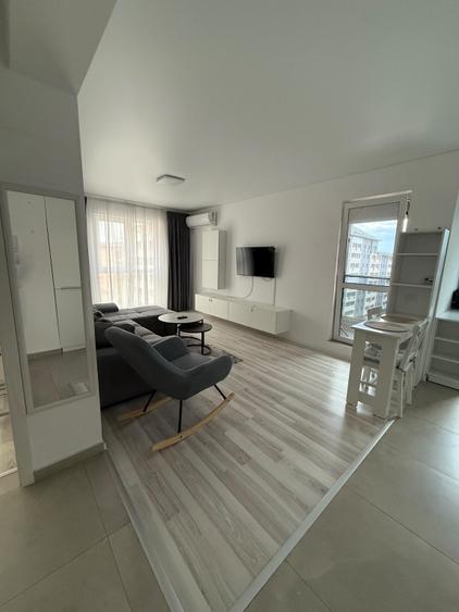 Apartament cu 3 camere semidecomandat în Chiajna