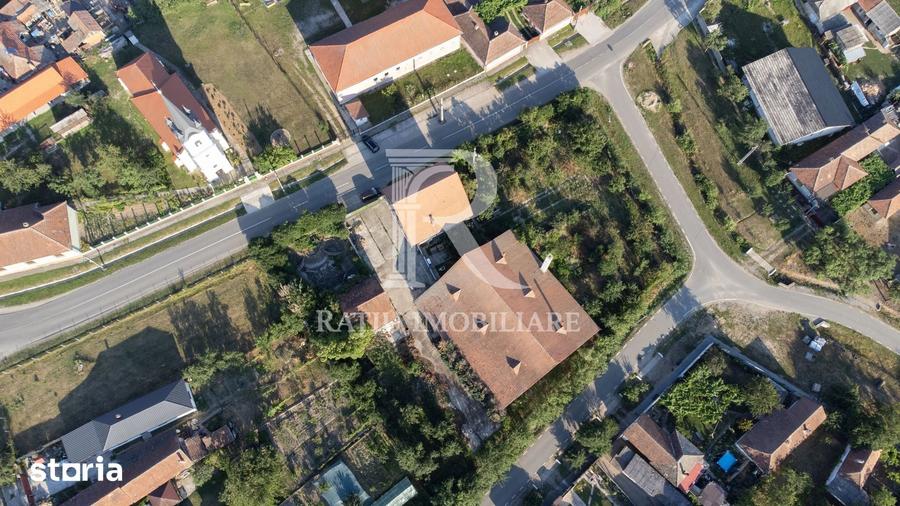Casă cu Teren 3200 Mp în Sântandrei