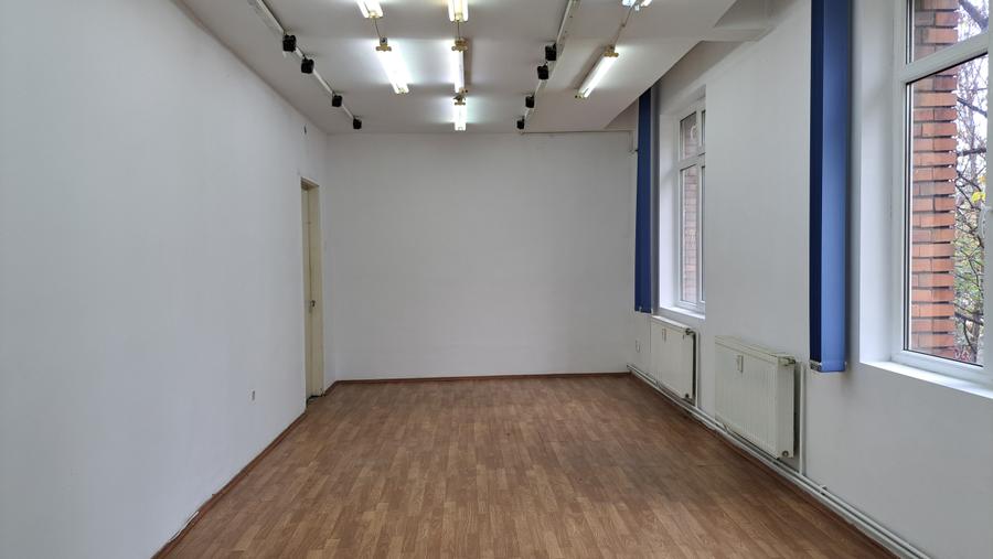 Birou, de 41 mp, în Basarabia