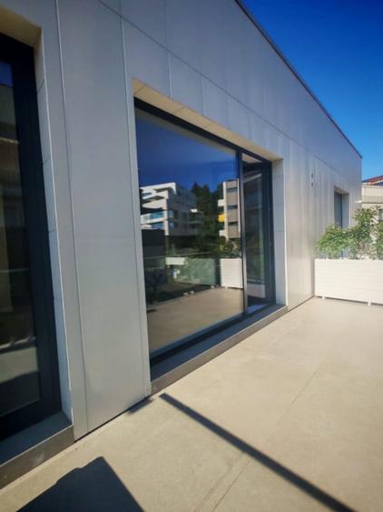 Apartament cu 3 camere semidecomandat în Gruia