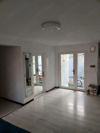 Casă cu Teren 1033 Mp în Central