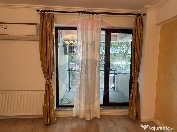 Apartament cu 3 camere decomandat în Aviației