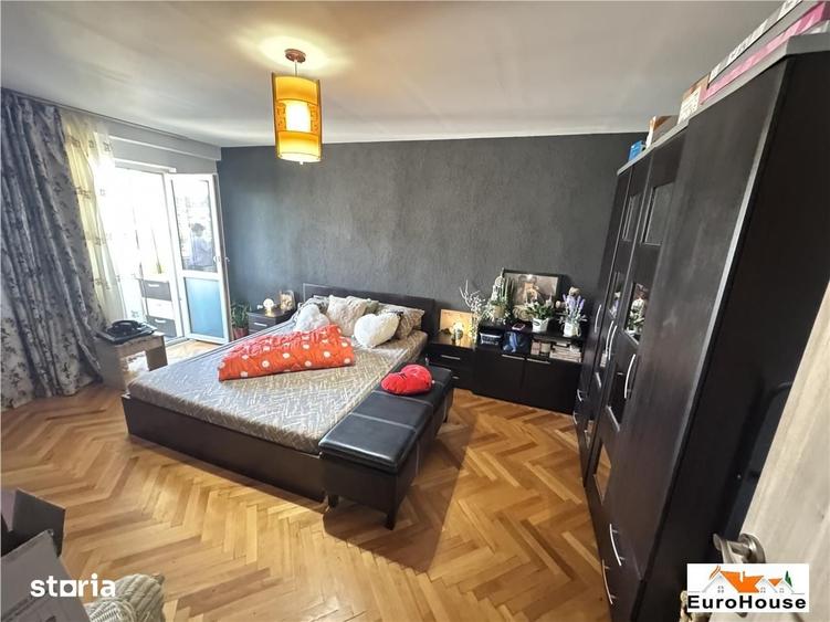 Apartament cu 3 camere decomandat în Cetate