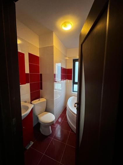 De inchiriat: Apartament cu 3 camere, curte, terasa si parcare Donat Park (Pet-Friendly)