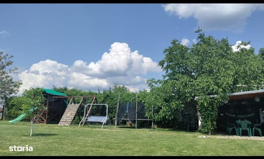 Casă cu 4 camere cu Teren 1000 Mp în Sălard