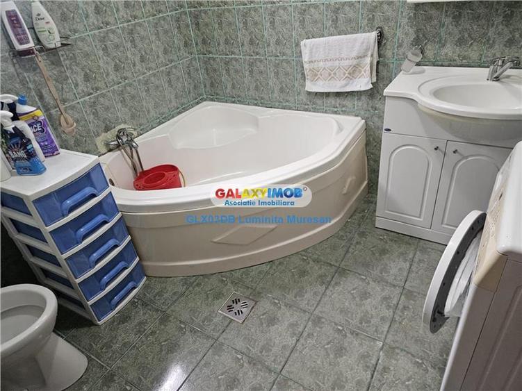 Casă cu 6 camere cu Teren 400 Mp în Exterior Est
