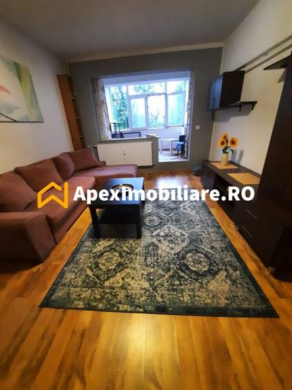 Apartament cu 2 camere decomandat în Titan