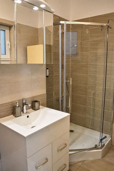 Apartament cu 2 camere semidecomandat, mobilat în Mănăștur