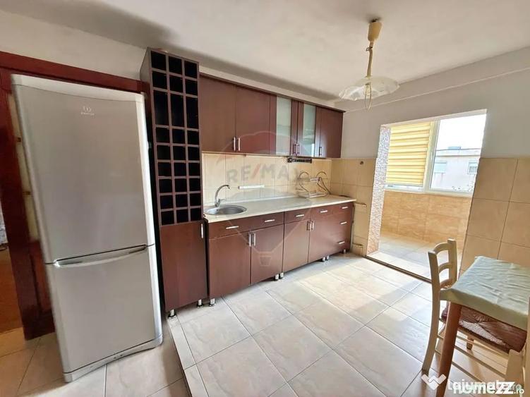 Apartament cu 3 camere decomandat în Micălaca