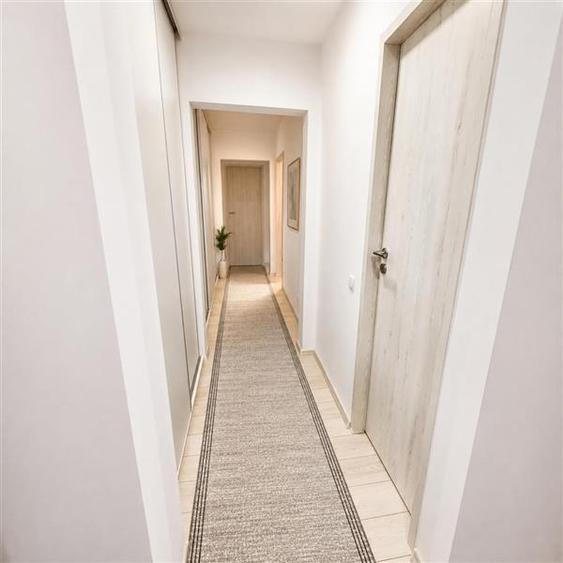 Apartament cu 3 camere decomandat, mobilat în Triaj
