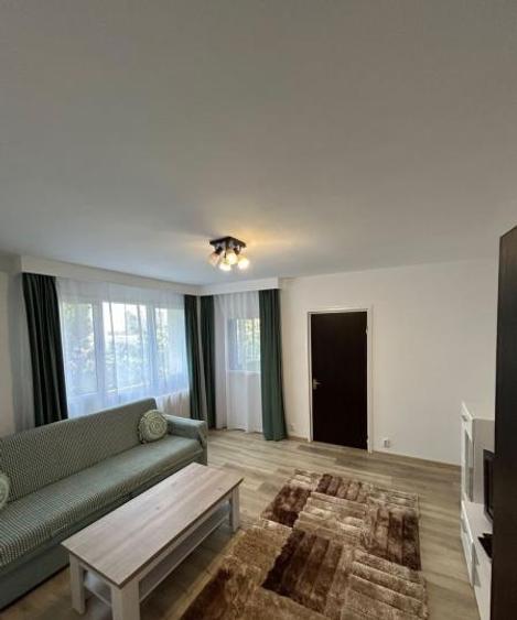 Apartament cu 2 camere decomandat, mobilat în Titan