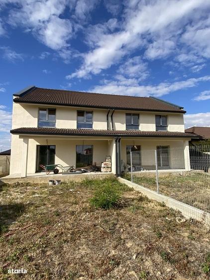 Casă cu 4 camere cu Teren 410 Mp în Șag