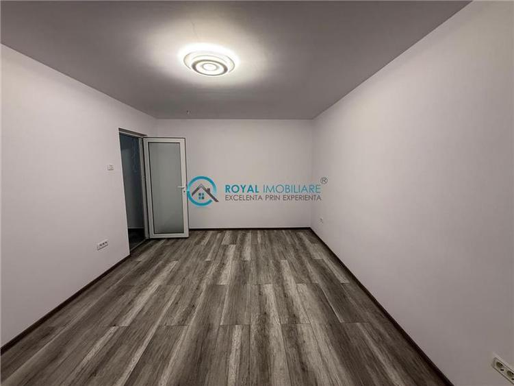 Apartament cu 4 camere decomandat în Republicii