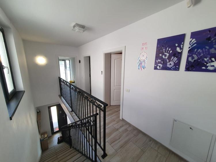 Duplex cu 4 camere cu Canalizare în Dumbrăvița
