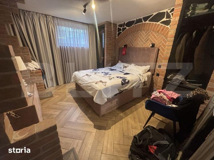 Casă cu 9 camere cu Teren 2200 Mp în Central