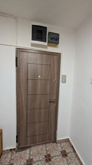 Apartament cu 3 camere decomandat în Dristor