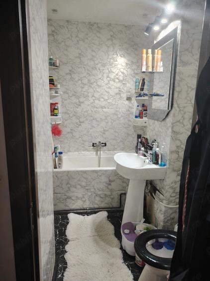 Apartament cu 2 camere nedecomandat în Astra
