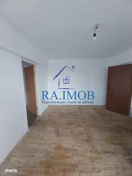 Apartament 2 camere, et1/4, Ultracentral-Hale - 69800 euro negociabil - 5