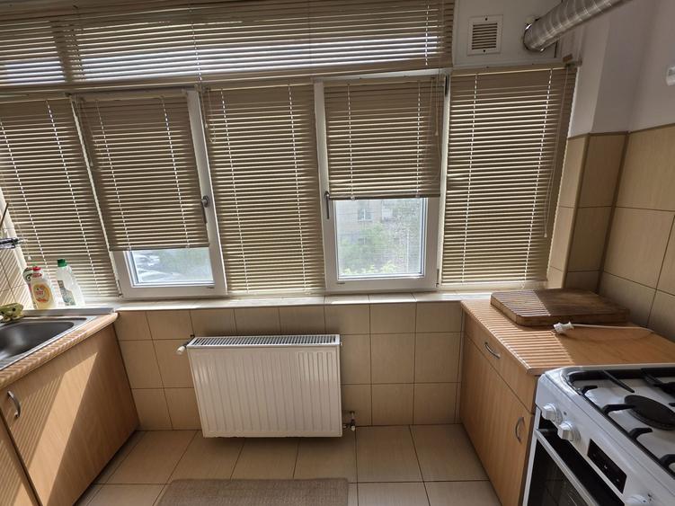 Apartament elegant, 3 camere, decomandat, etaj 2/4, str. Cuza Voda - 6