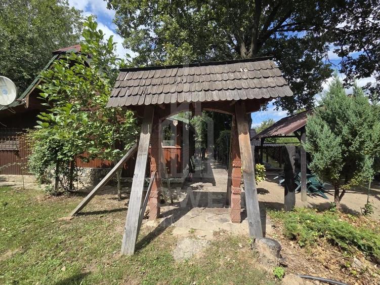 Teren deosebit cu cabana din lemn, Tocile loca?ie lini?tita - 10