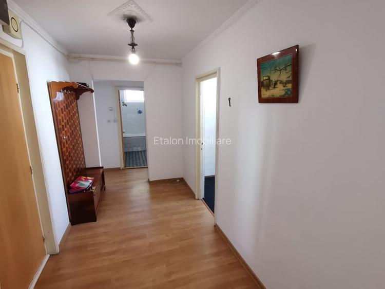 Apartament 3 camere, etaj 3, Calea Romanului