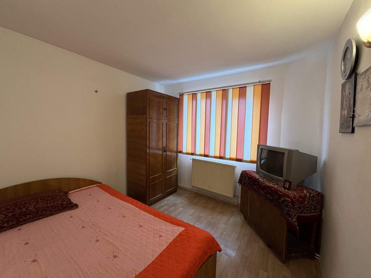 4 cam, etaj 2, 60 mp, bloc caramida, zona centrala Caracal - 12