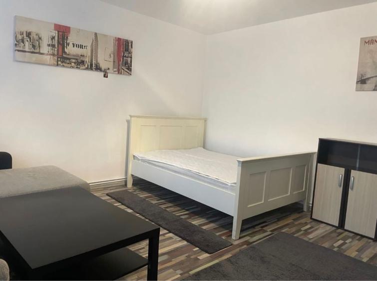 Inchiriez garsoniera zona Grivitei aproape de Colina - 4