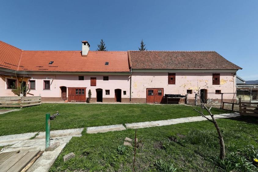 Casă Săsească Autentică cu Șură Impresionantă în Cristian – Teren 2729mp - 15