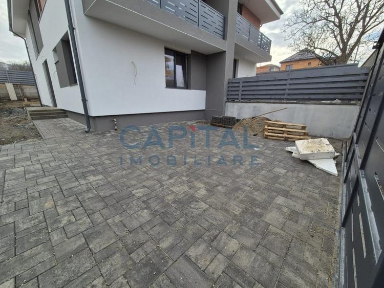 Case cuplate, panouri fotovoltaice, central Dezmir - 4