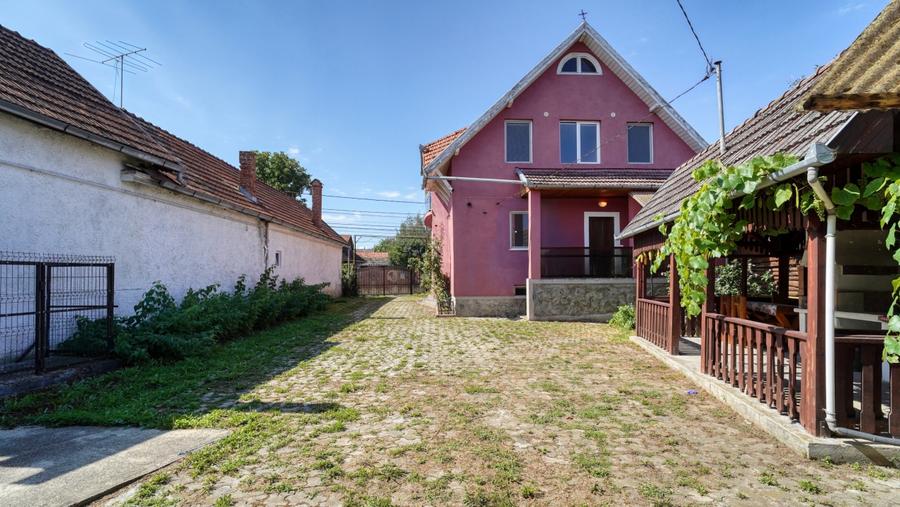 Covasna, casa cu structura deosebita, curte generoasa, dependinte foarte utile! - 9