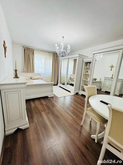 Vand apartament 2 camere Piata Centrala - 1